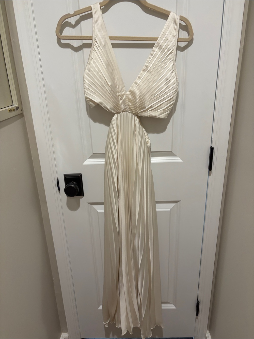 Abercrombie & Fitch Cream Pleated V-Neck Maxi Dress